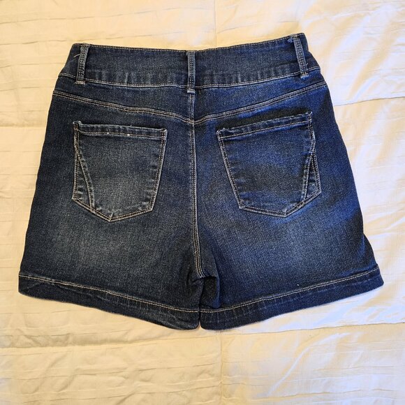 d. jeans Women's Distressed Wash Denim Jean Shorts - Size 6 - Picture 3 of 9